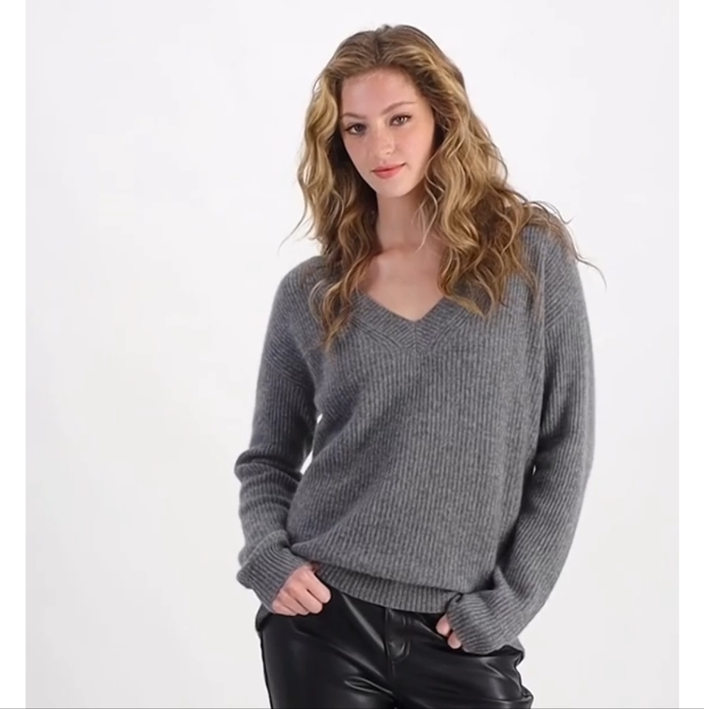Cashmere Ribbed Gray V-Neck Sweater